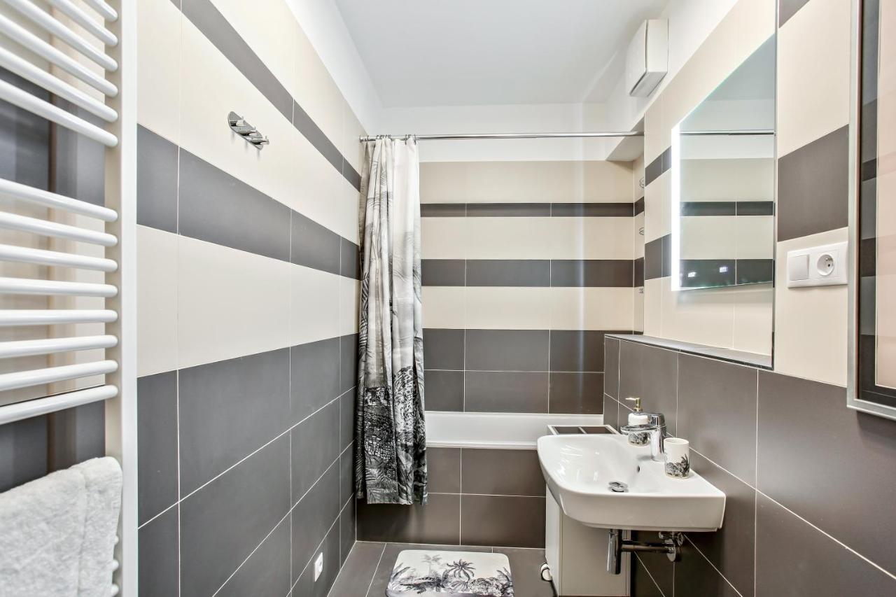 Newly Opened, Designer Opera * Praag